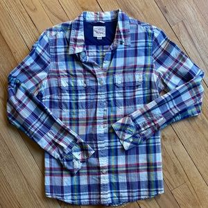 Levi’s Classic Button-Up Shirt